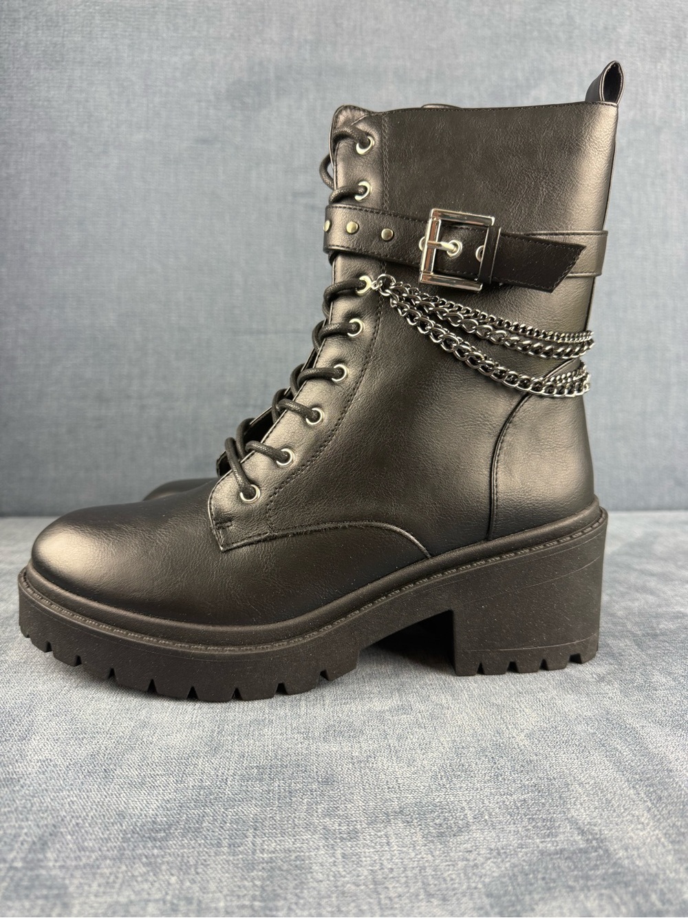 POP Women’s Black Faux Leather Lace Up Ankle Boots SZ 10 New Heeled Chunky Chain - Picture 4 of 8